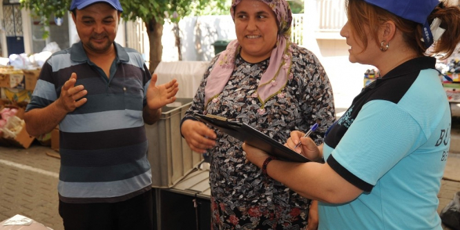 Büyükşehir vatandaşın sorunlarını sahada dinliyor