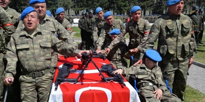 Engelliler komando oldu