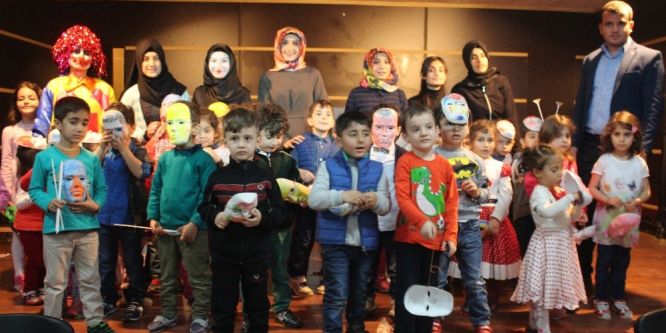 Öğrencileri için sahneye çıktılar