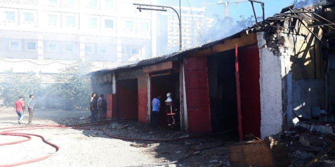 Sanayi sitesinde korkutan yangın