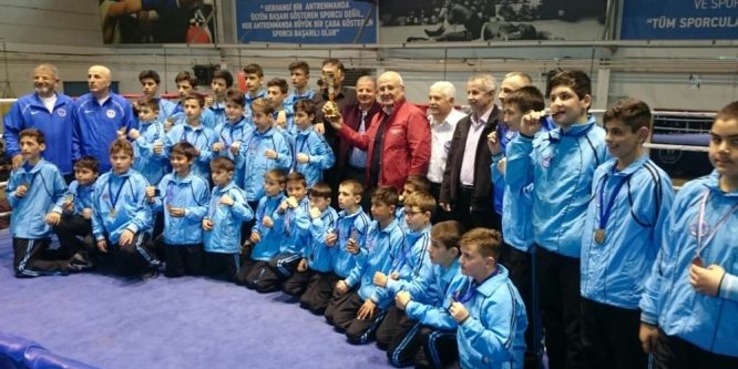 Minik boksörler Başkent’te prova yaptı