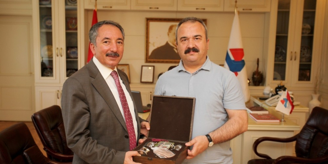 Giresun Üniversitesi Rektörü Coşkun’dan Rektör Karabulut’a ziyaret