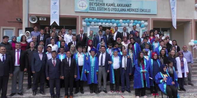 Beyşehir’de özel öğrencilerin mezuniyet coşkusu