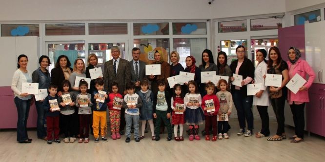 Anaokulu öğrencilerinden lösemili çocuklara bağış