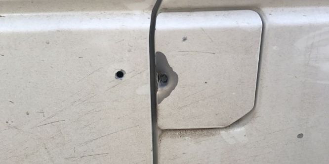 Husumetlisinin aracını kurşunladılar