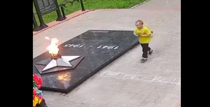 Ebedi alevi söndürdü! 8 yaşındaki çocuğa soruşturma şoku