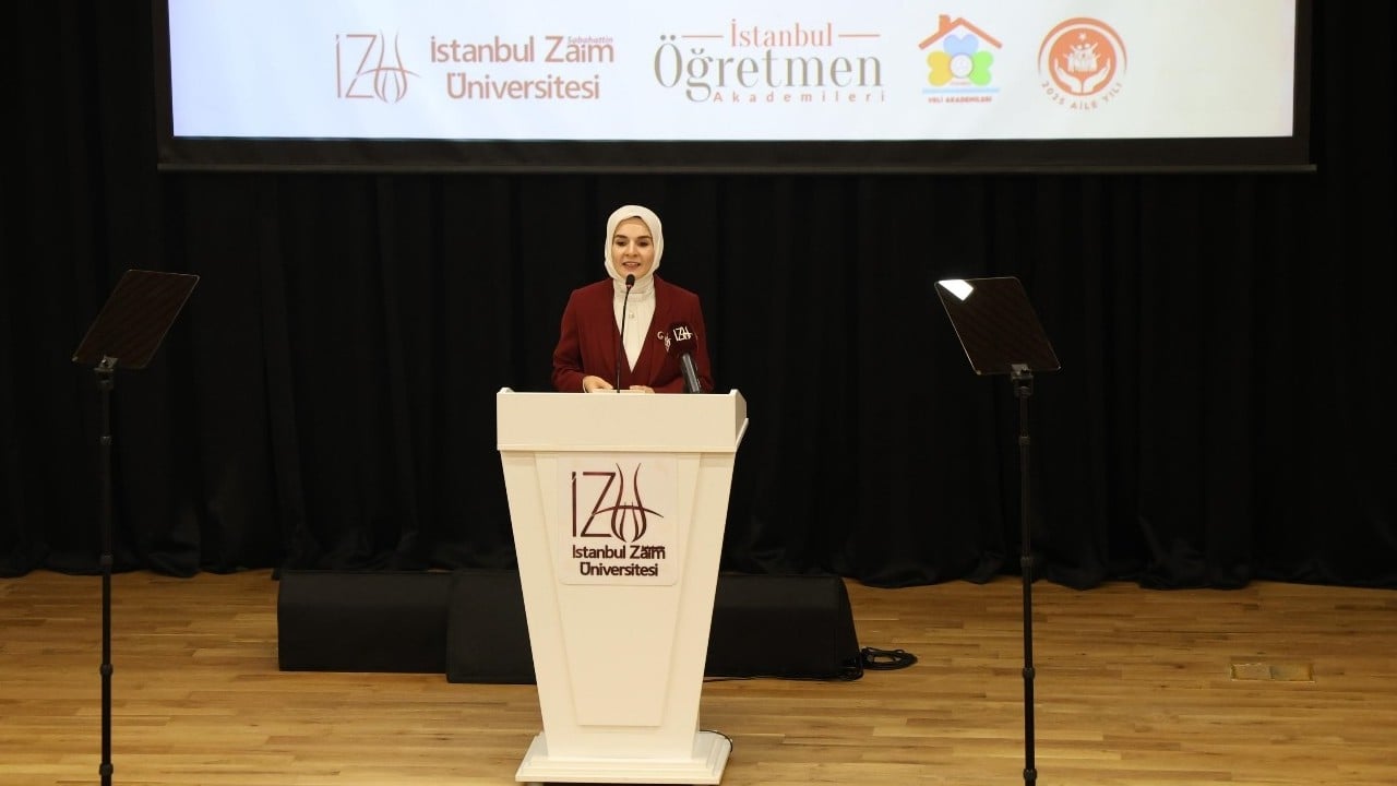 'Ebeveynlik Zirvesi'ne Aile Bakanı Mahinur Özdemir Göktaş da katıldı