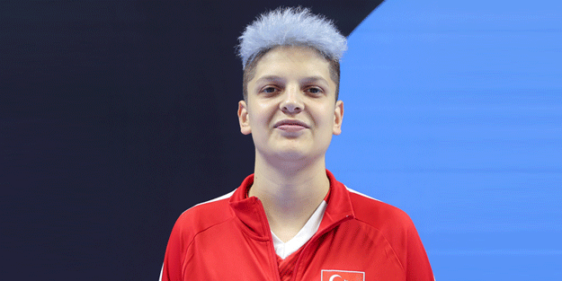 Ebrar Karakurt 'un rezil ilişkisine malum medyadan destek!