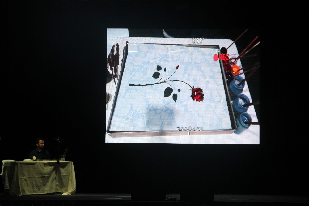 Ebru sanatı gösterisi 