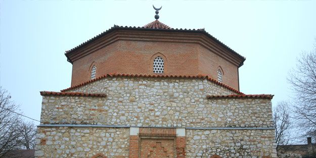 Ecdad yadigârı cami asırlara meydan okuyor