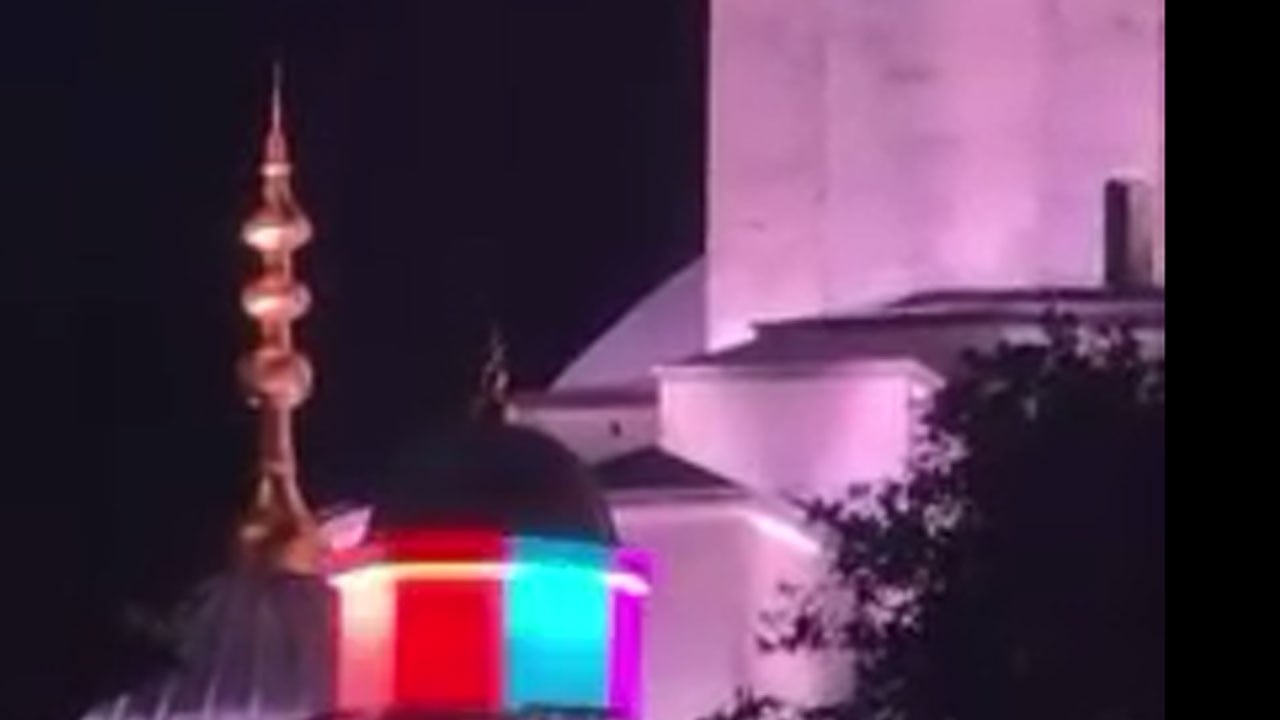 Ecdat mirası kutlu mabedimizin tarihi dokusuna yakışmıyor! Sultanahmet'i LGBT tonlarından kurtarın