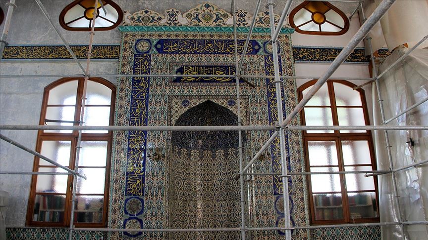 Ecdat yadigarı cami aslına uygun yenileniyor