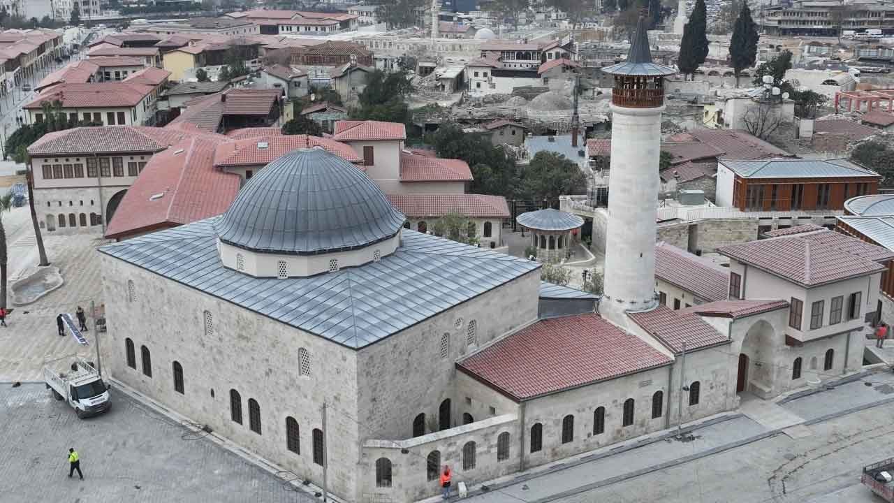 Ecdat yadigarı Habib-i Neccar Camisi küllerinden doğdu! Türkiye’nin ilk camisi yeniden ibadete açıldı