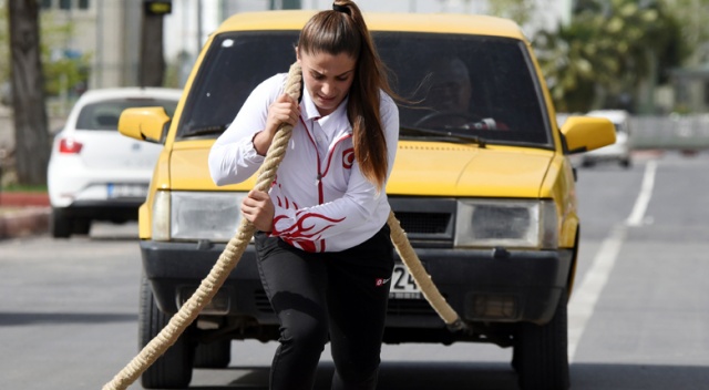 Ece antrenmanı böyle yapıyor