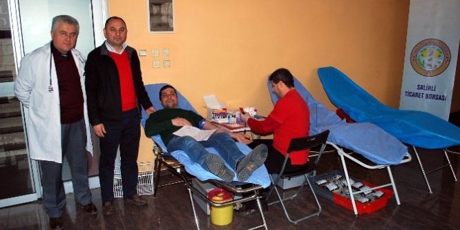 Salihli Ticaret Borsası’ndan kan bağış kampanyası