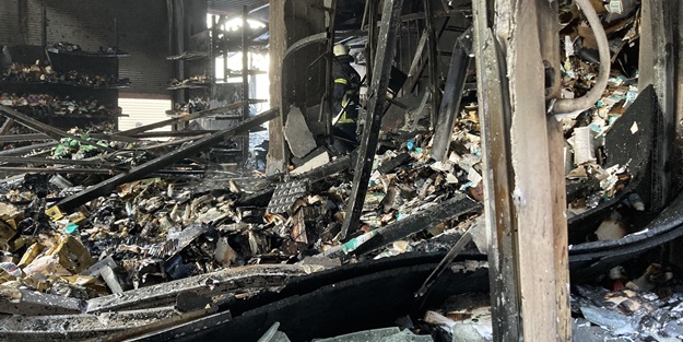 Ecza deposunda yangın