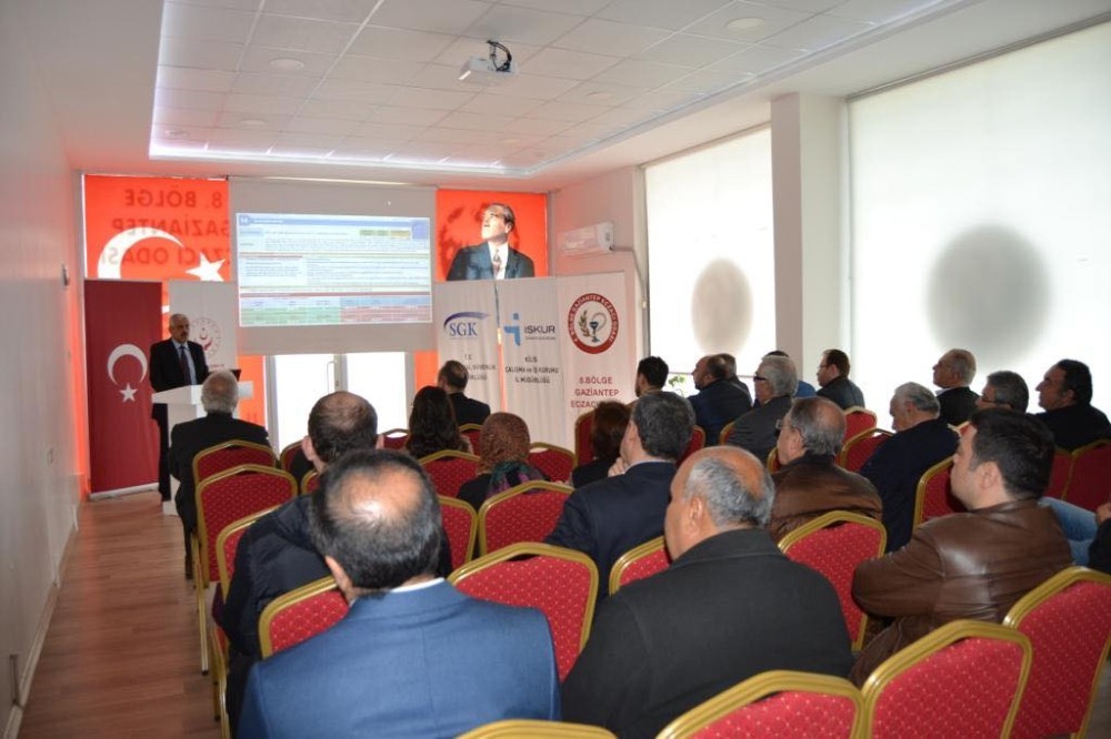 Eczacılara Milli İstihdam seferberliği anlatıldı 