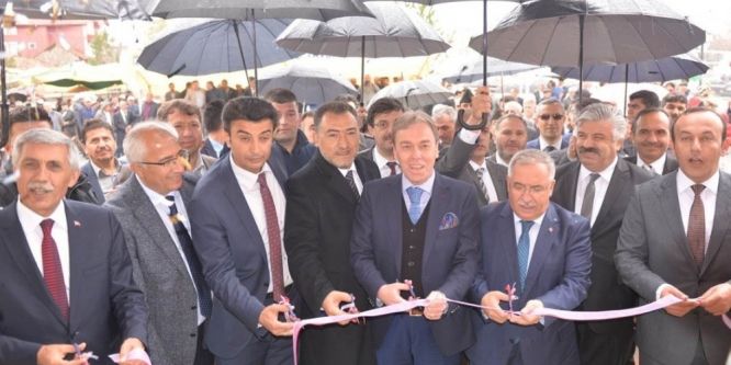 Kuruçay ilk ve ortaokulu törenle açıldı