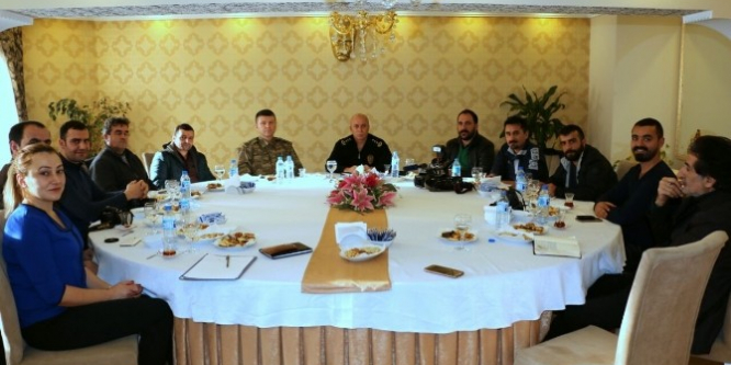 Hakkari Emniyet Müdürlüğünden sohbet toplantısı düzenledi