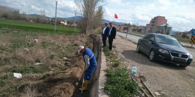 Hisarcık’ta sulama kanalı temizliği