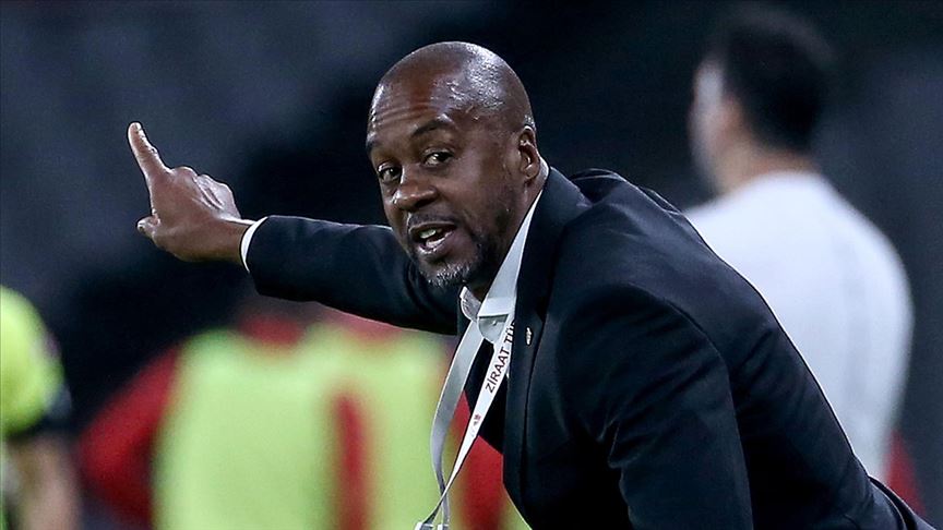 Eddie Newton ilk teknik direktörlük deneyimini Trabzonspor'da yaşayacak