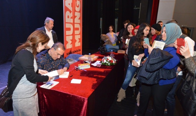 “Edebiyat Dünyasının Üvey Çocuğuyum”