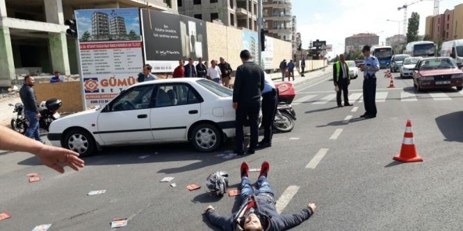 Motosiklet ile otomobil çarpıştı: 1 ağır yaralı