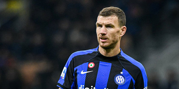 Edin Dzeko imza atmaya geliyor