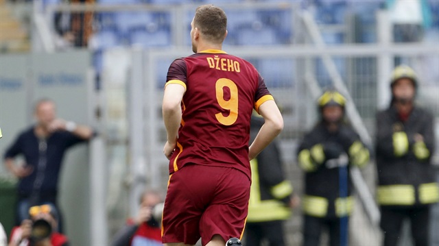 Edin Dzeko, Roma'da kalıyor