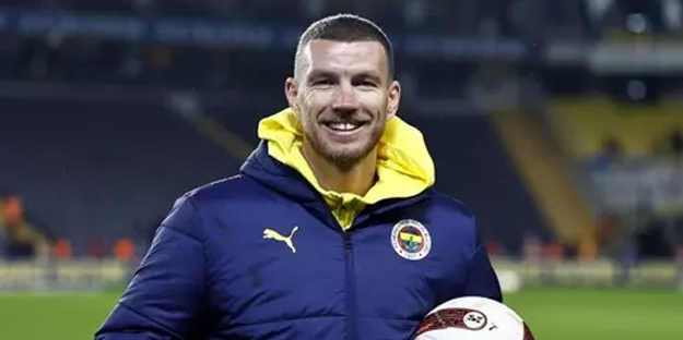 Edin Dzeko'ya çok sürpriz talip! Mourinho'nun kararı bekleniyor