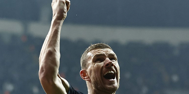 Edin Dzeko'ya rekor teklif geldi! 1 yıl daha sözleşmesi var ama…