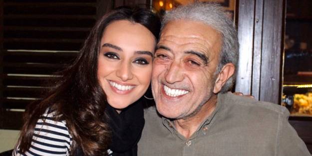 'Sanatçı müsveddesi' Edip Akbayram'ın kızından çirkin hakaret! Dolar karşısında Erdoğan'ın yanında saf tutanları hedef aldı