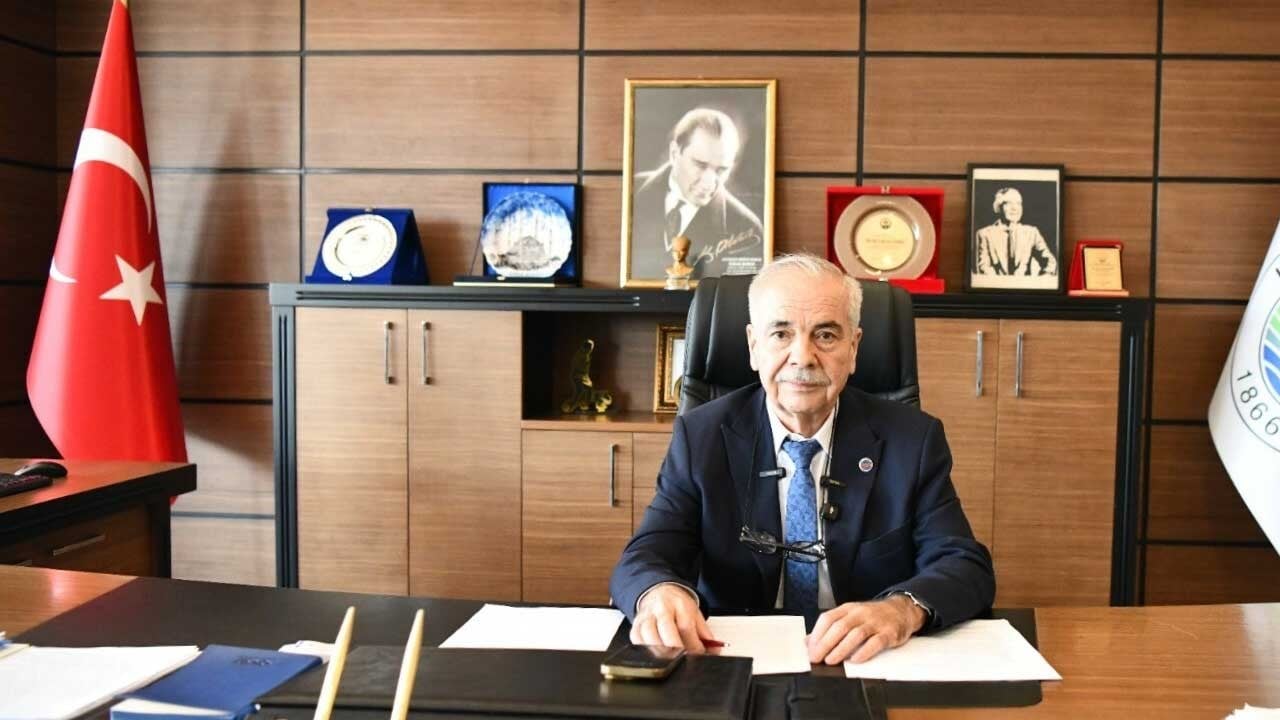 Bir belediye başkanı daha CHP'den istifa etti