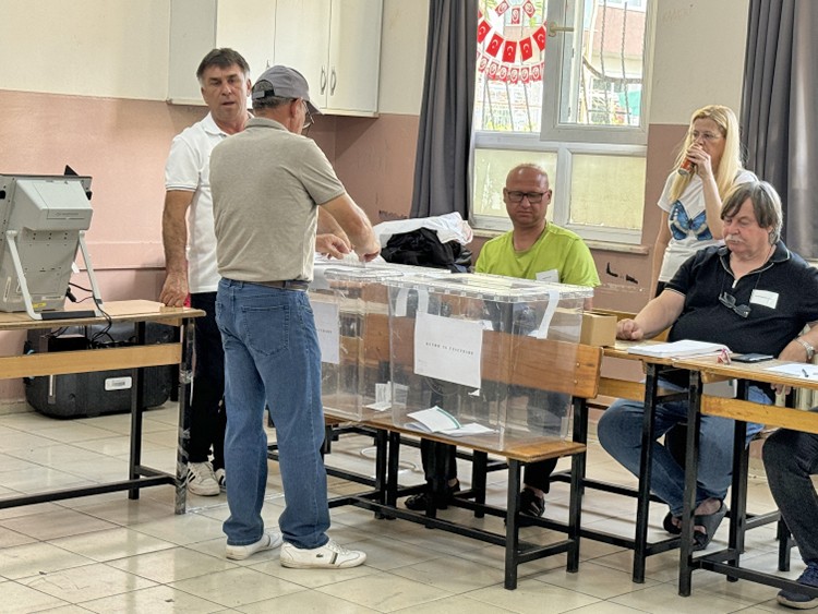 Edirne, Kırklareli ve Tekirdağ’da sandıklara akın ettiler: Çifte vatandaşlar oylarını kullanıyor... 23 ile 166 seçim sandığı kuruldu