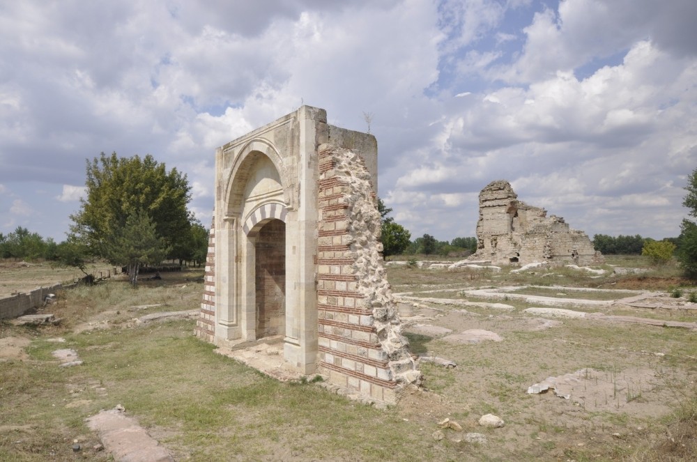 Edirne Yeni Sarayı Kazısı, “Cumhurbaşkanı Kararlı Kazılar” arasına alınarak Trakya Üniversitesi’ne verildi 