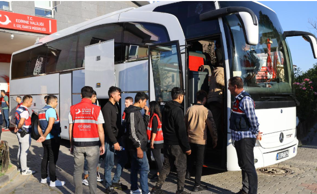 Edirne'de 27 düzensiz göçmen yakalandı