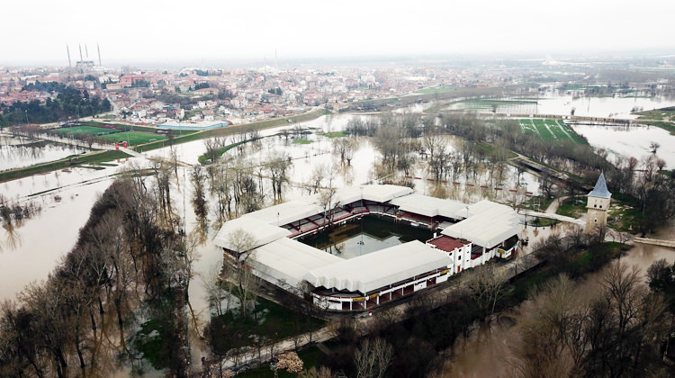 Edirne’de 650 yıllık tarih sular altında kaldı!