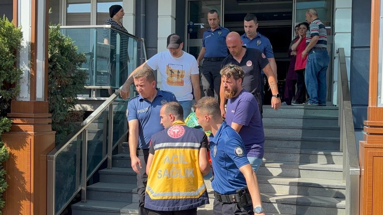 Edirne’de 7 Katlı Pansiyonda İntihar Girişimi: Genç Kız Ekiplerin Müdahalesiyle İkna Edildi