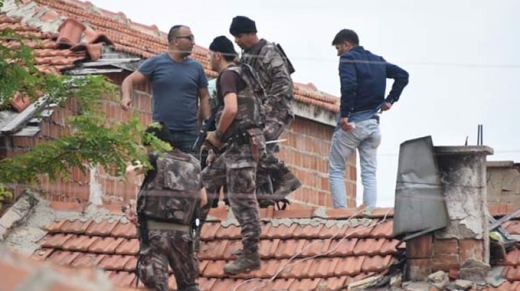 Edirne'de alarm! Özel harekat çatılarda aradı....