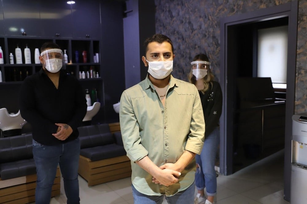 Edirne’de berber ve kuaförler 11 Mayıs’a hazır ediliyor 