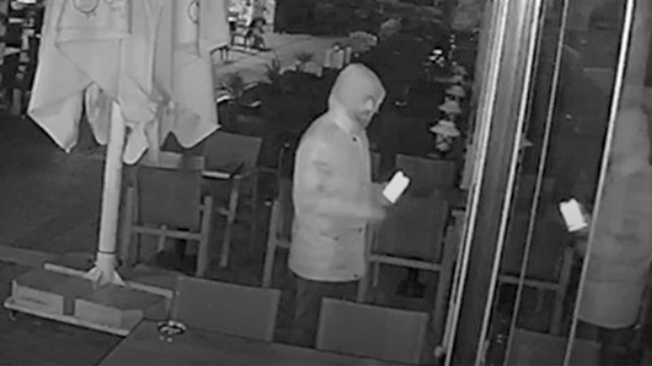 Edirne'de çalıştığı iş yerini soyan hırsız kameraya yakalandı!