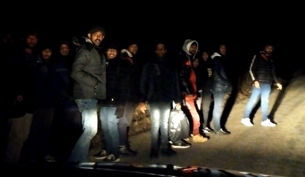 Edirne’de mülteciler Yunanistan sınırına akın ediyor 
