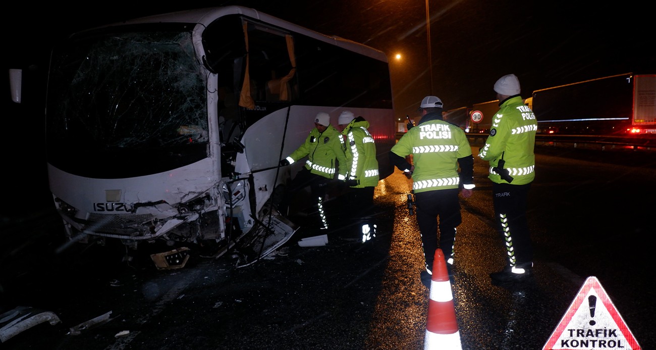 Edirne’de polis servis aracı ile otobüs çarpıştı: 10’u polis 11 yaralı