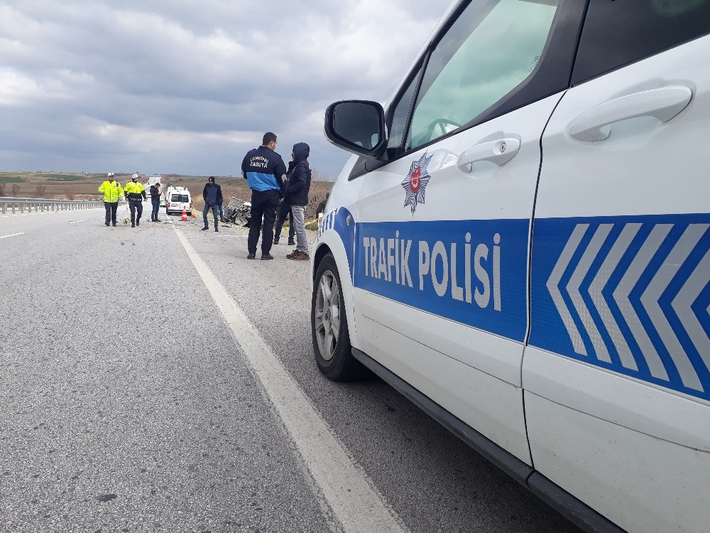 Edirne’de trafik kazası: 1 ölü, 2 yaralı 