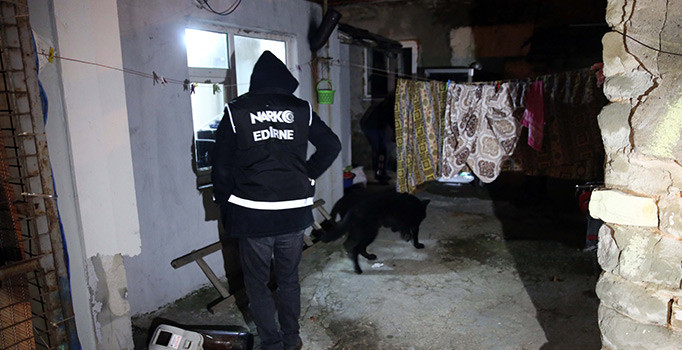 Edirne'de uyuşturucu satıcılarına şafak operasyonu: 14 gözaltı