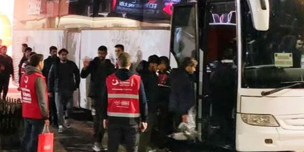 Edirne'de yakalanan göçmenler sınır dışı edildi