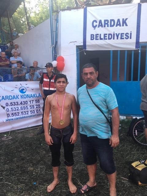 Edirneli genç pehlivan altın madalyanın sahibi oldu 