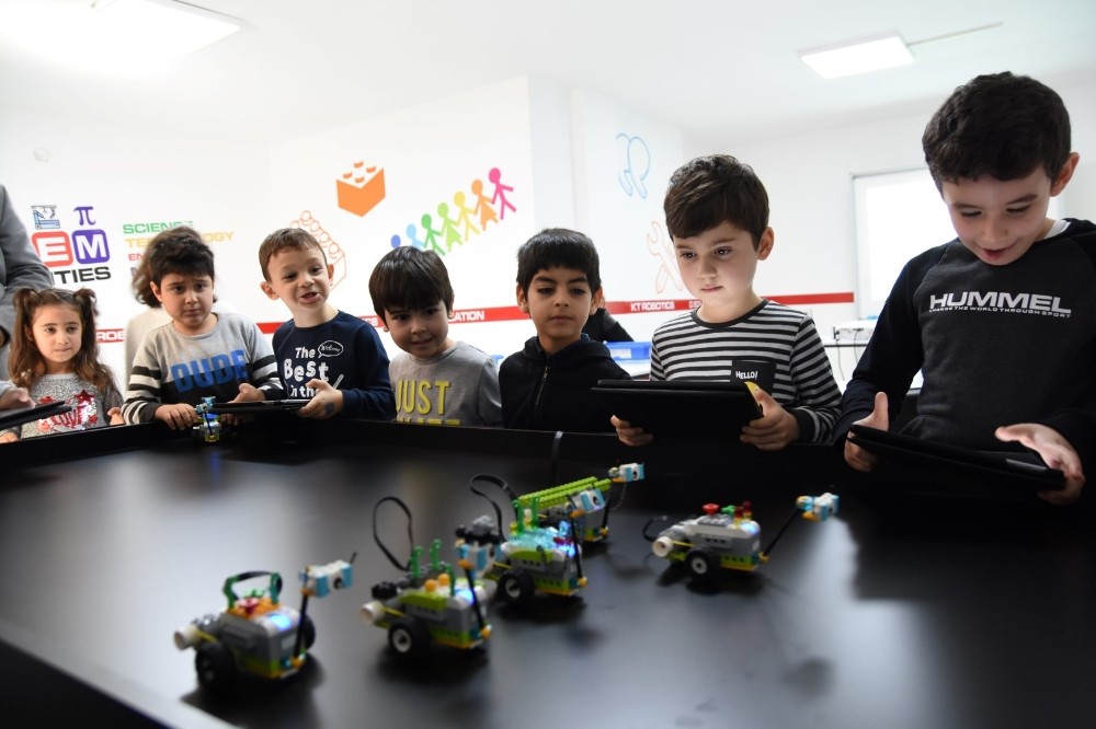 Edremit Belediyesi’nden karne hediyesi robotik kodlama eğitimi 