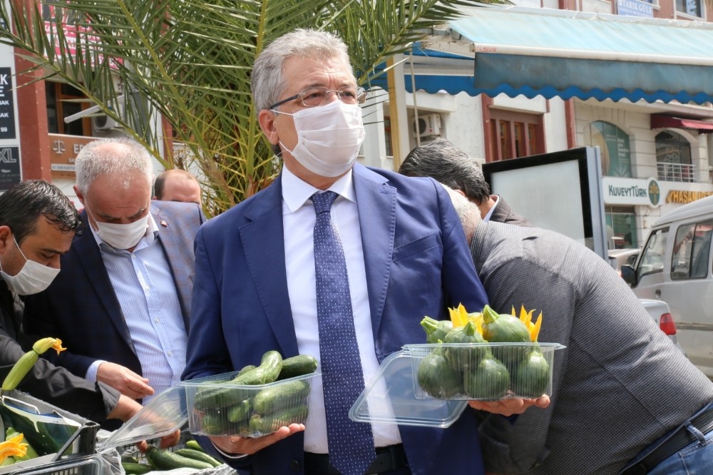 Edremit Belediyesi’nin hasat sevinci 