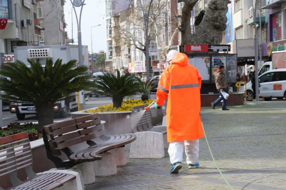 Edremit Belediyesi’nin Koronavirüsle mücadelesi sürüyor 